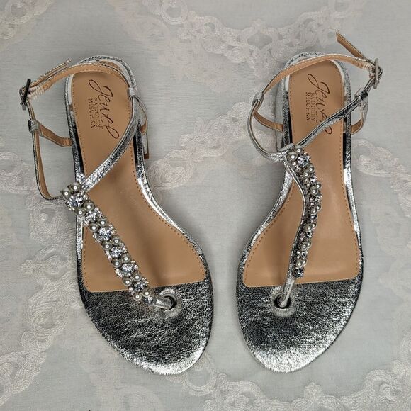 Jewel Badgley Mischka Dasha Block Heel Thong Sandals Silver - Picture 2 of 5